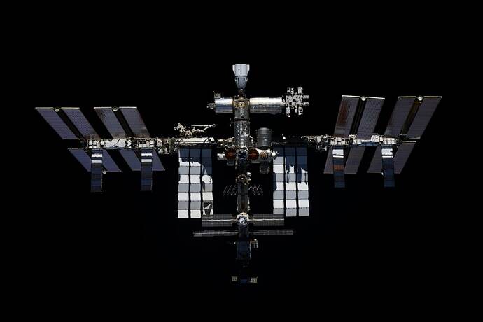 ISS vista dalla Sojuz MS-19 (3)