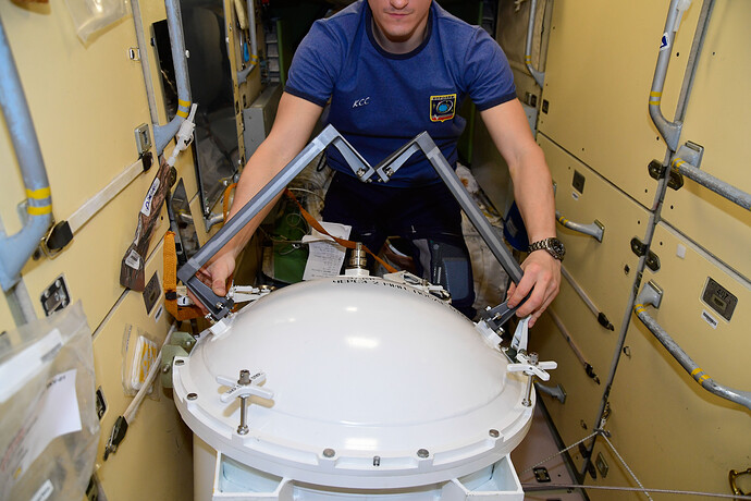 iss064e003159