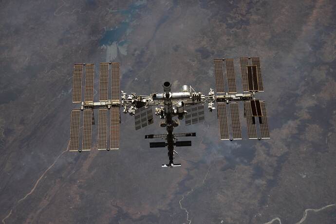 ISS vista dalla Sojuz MS-19 (2)