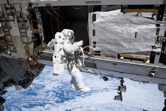 iss075e0069902~large