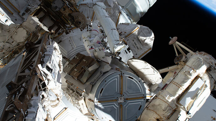 iss075e0003317