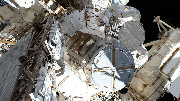 iss075e0003316