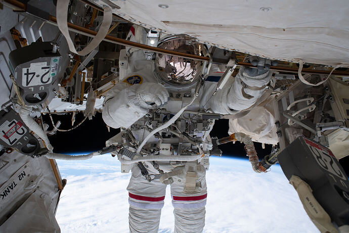 iss075e0085867~orig