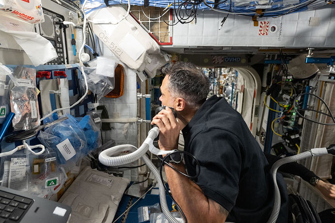 iss074e0831855